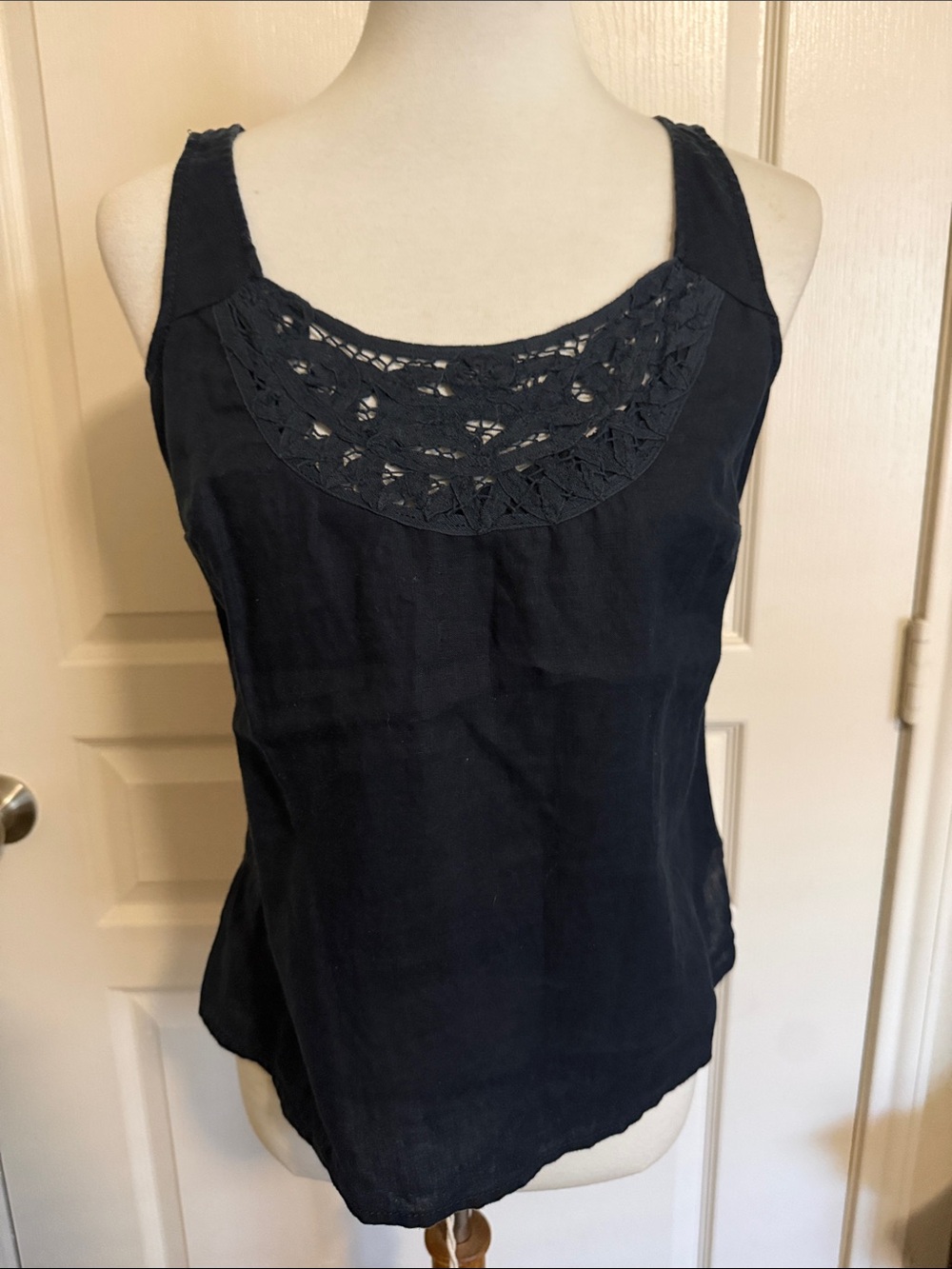 Vintage Liz Claiborne Black 100% Linen Crochet Yoke Tank Top Sz 6 Petite